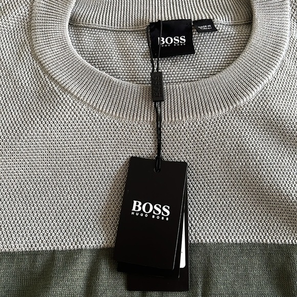 Hugo boss sweater - Picture 3 of 3